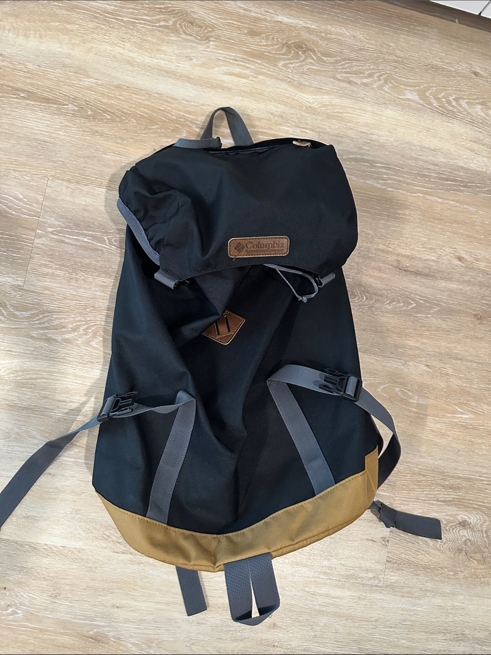 Columbia Black and Tan Backpack